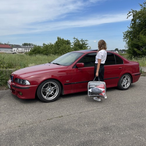 Autoplachta pro střední a velké vozy